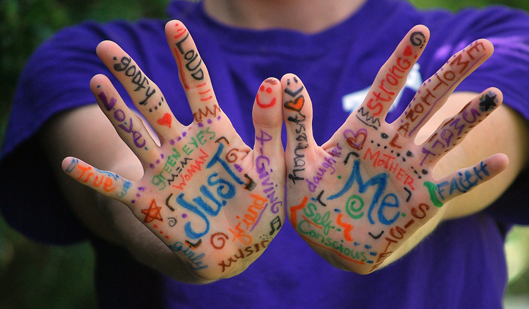 Mani colorate