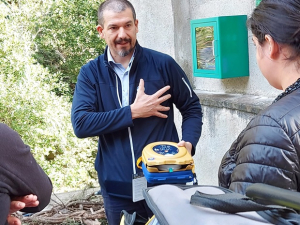 Operatore sta spiegando